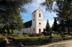 Hvidovre Kirke og kirkegård, september 2013