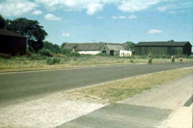 Damgården set fra vejen 1944