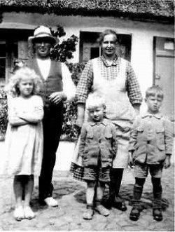 Familien Holmenlund på Engvadgård