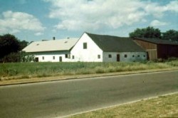 Højgården set fra vejen 1944