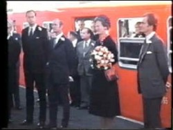 Dronning Margrethe og Prins Henrik indvier S-banen i 1972