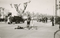 Frihedskæmpere fra Hvidovrekompagniet i krydset Roskildevej og Hvidovrevej den 5. maj 1945.