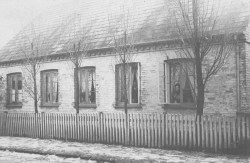 Mælkeforpagter Lars P. Mortensens hus. Han blev mejeriforpagter og sognefoged i 1919.