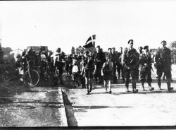 Hvidovrekompagniet på vej til befrielsesfest umiddelbart efter besættelsen, 1945.