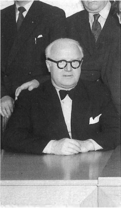 Fru Egebos mand, Ejnar Egebo, sad i kommunalbestyrelsen for Retsstatspartiet 1950-54.
(Foto HLA)