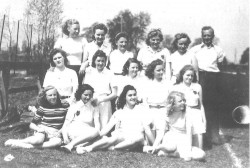 De første håndboldpiger fra 1940’eme varsler idrættens betydning i det moderne samfund.
(Foto HLA)