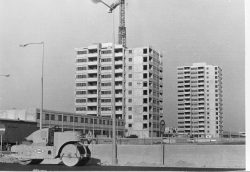 Højhusene under opførelse. Ca. 1970.